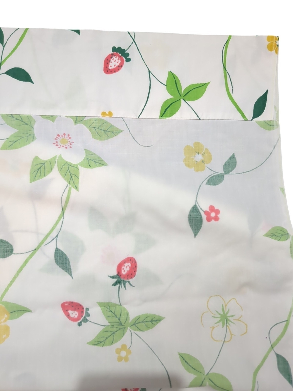 Vintage 1977 J.P. Stevens Strawberry Patch Twin Flat Sheet | Cottagecore Floral